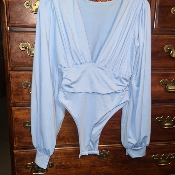 New without tags never worn XL light blue long sleeve pleated v neck bodysuit - Picture 3 of 10